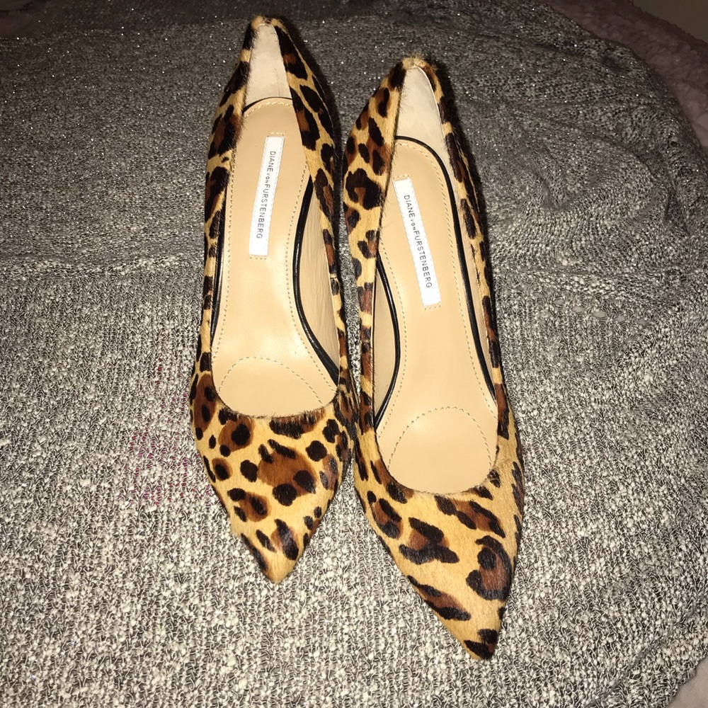 Diane Von Furstenberg Haircalf Anette Leopard Pump